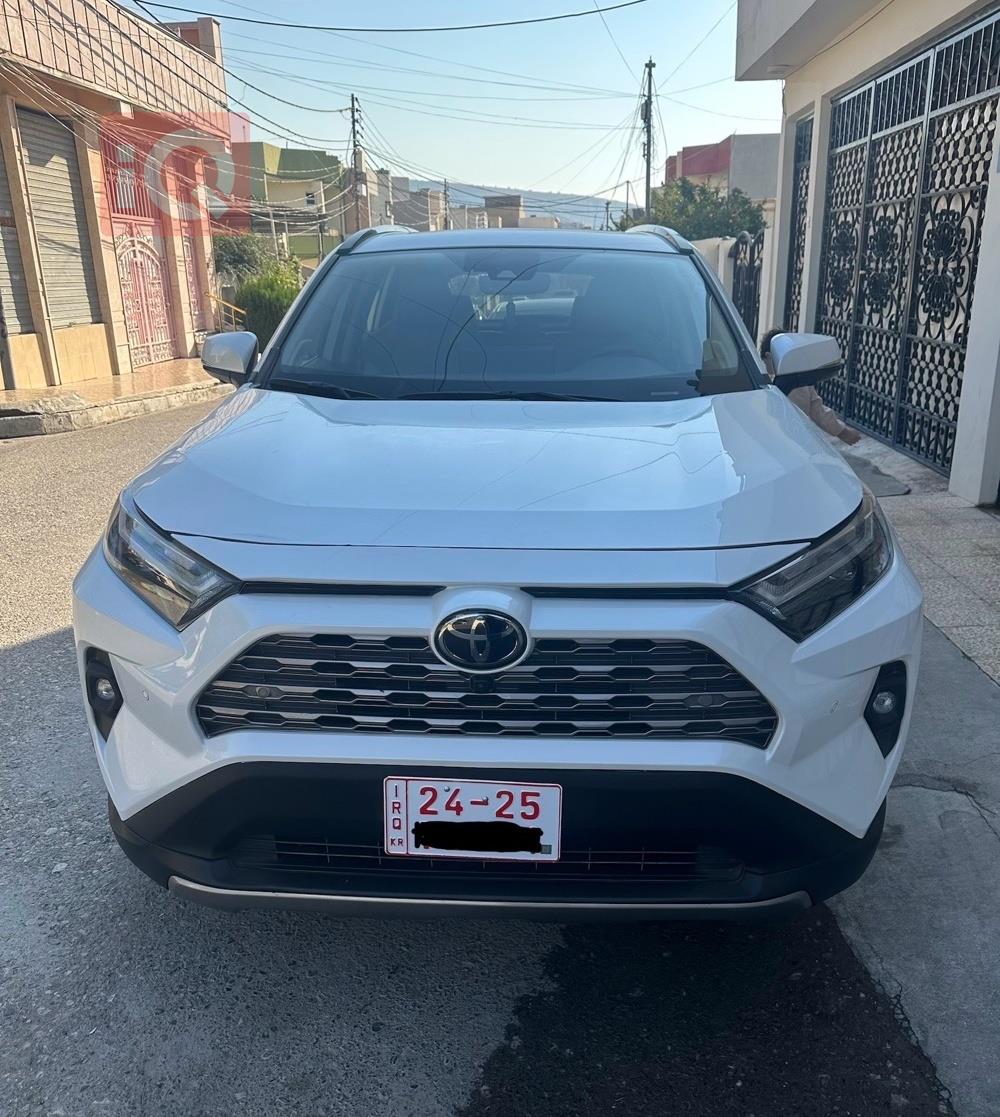 تۆیۆتا ڕاڤ 4